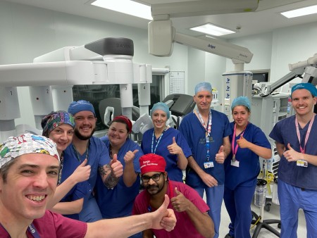 Pancreas team with a surgical robot